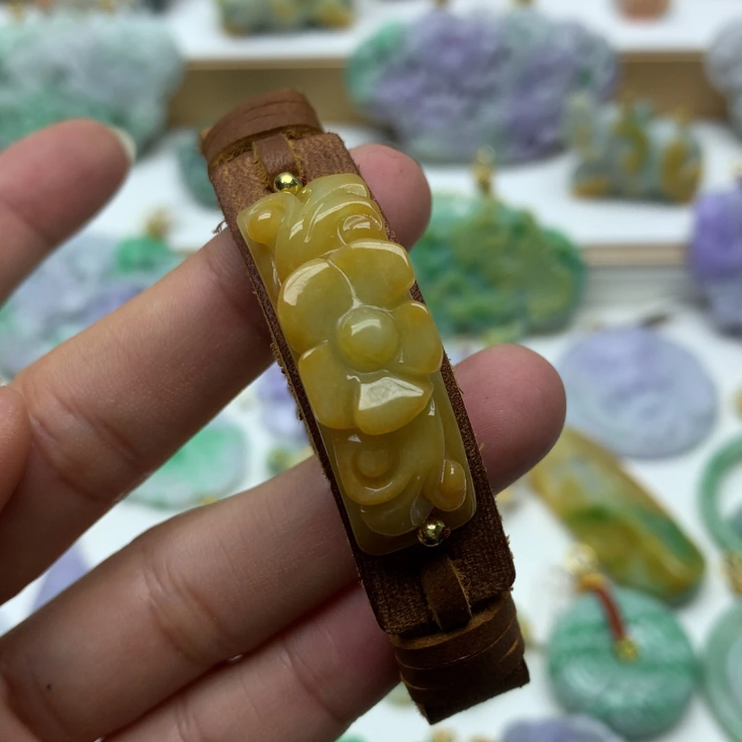 翡翠颈饰未镶嵌翡翠