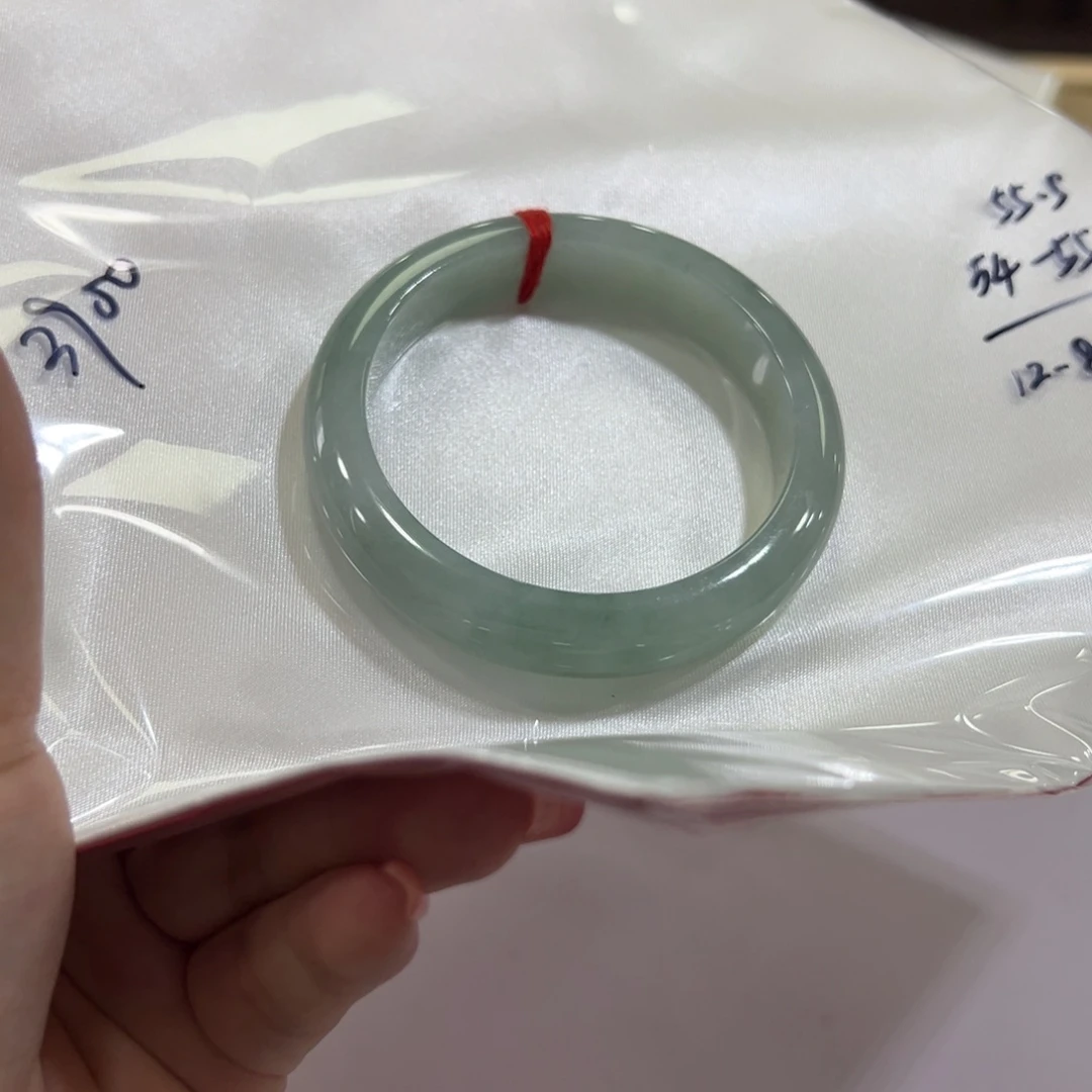 楚***岳未镶嵌手镯翡翠手镯