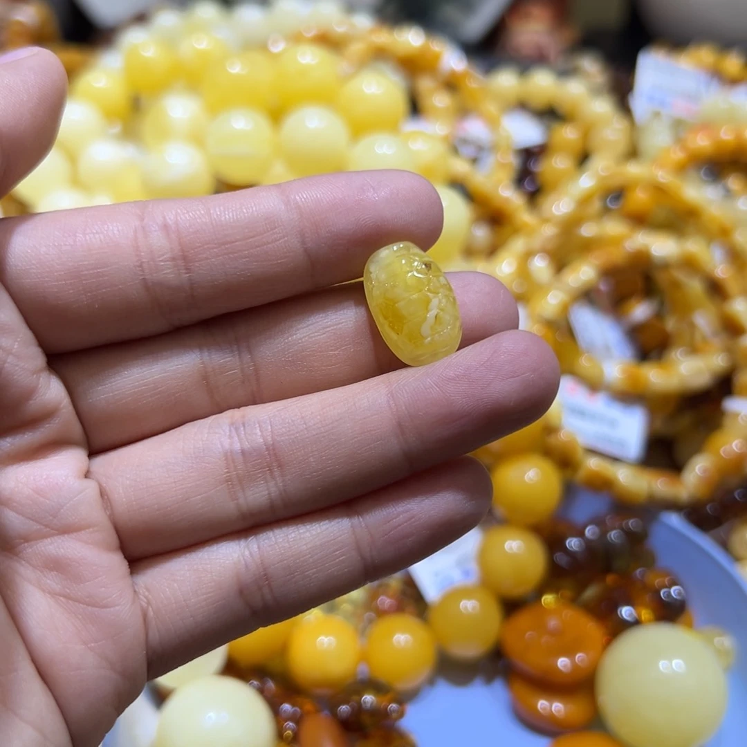 琥珀珠宝奇石未镶嵌