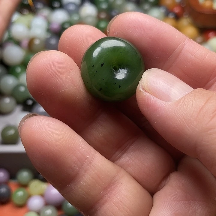 和田玉未镶嵌颈饰承****随