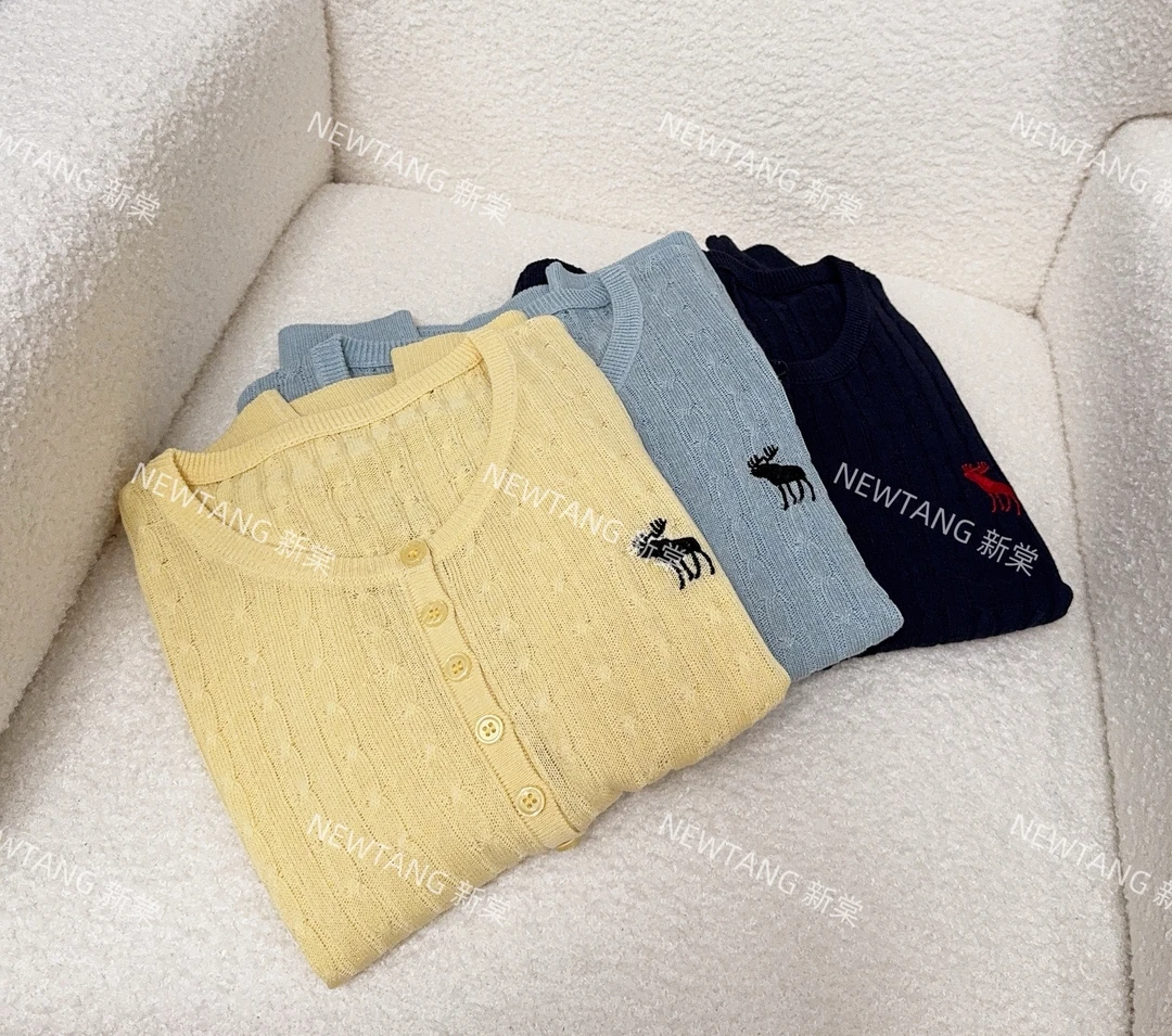 【白麓】283韩版百搭小鹿刺绣圆领竖麻花显瘦短袖