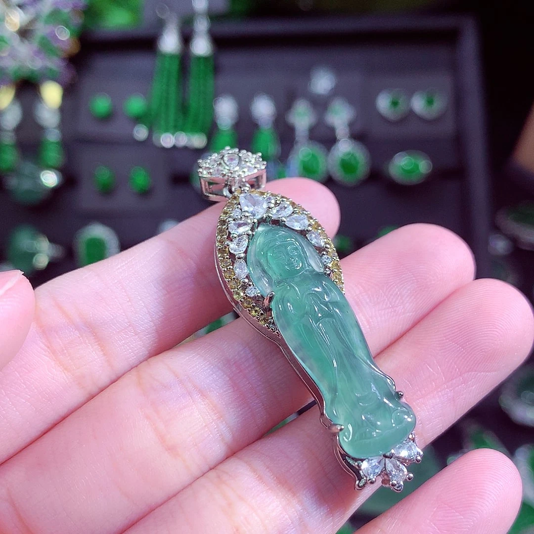 颈饰未镶嵌翡翠天然