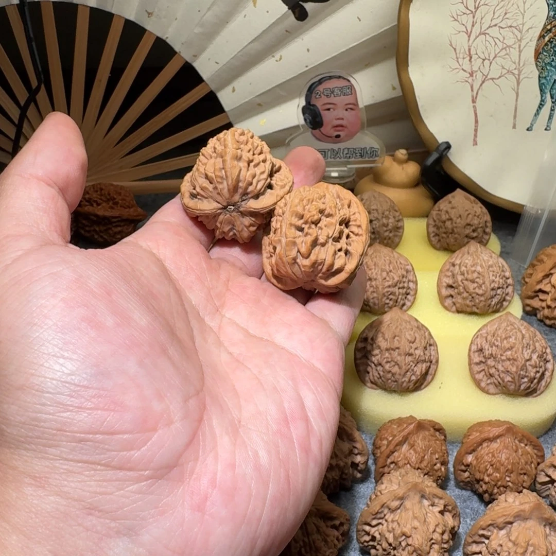 O***s文玩核桃吊坠40望月