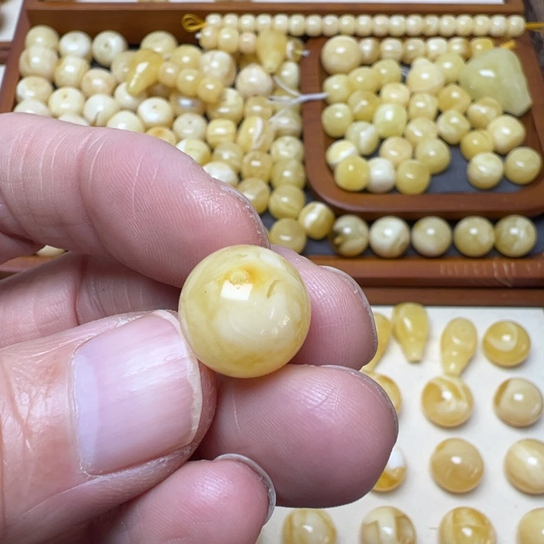 我****蜜蜡未镶嵌裸石琥珀蜜蜡