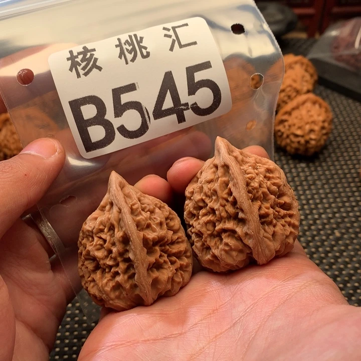 文玩核桃吊坠凤凰台