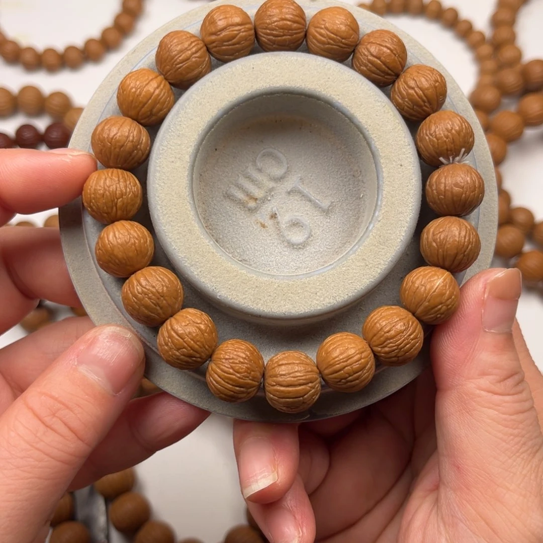 一***马吊坠猴头核桃凤羽