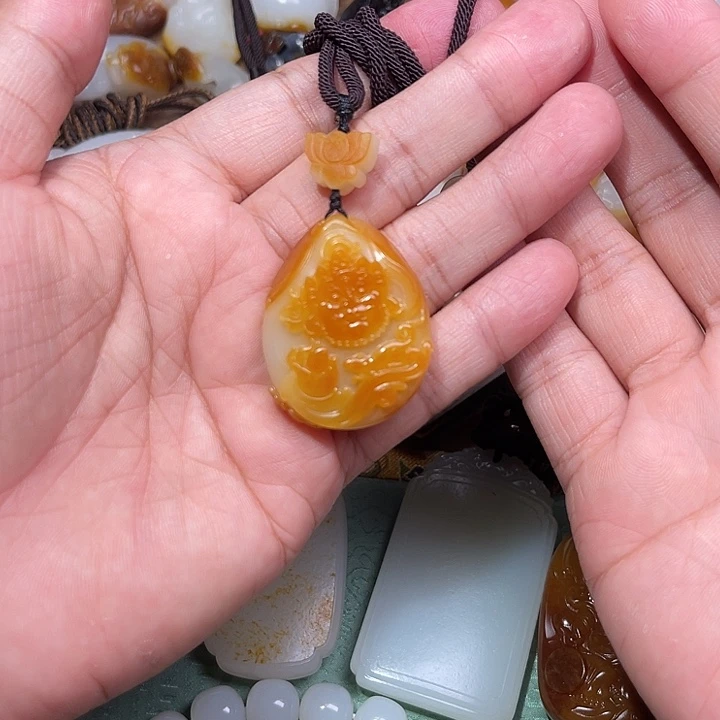 装***王颈饰未镶嵌和田玉