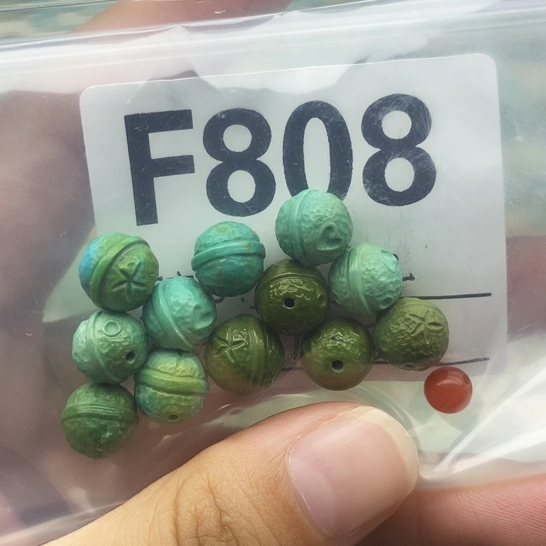 玉***子未镶嵌配饰南红玛瑙