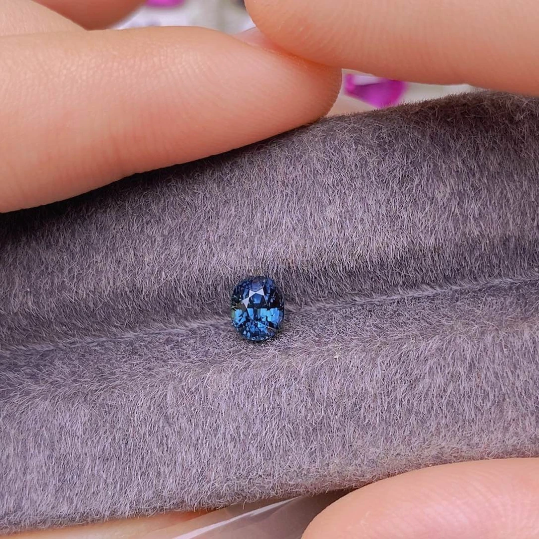 裸石蓝宝石浓郁深邃高级蓝微微青色调1.22ct/2765号