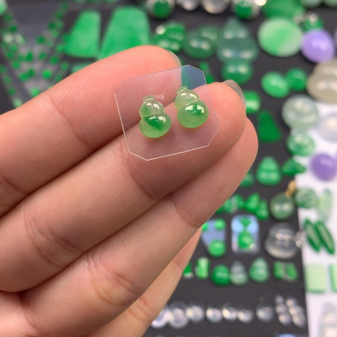 翡翠未镶嵌颈饰裸石葫芦