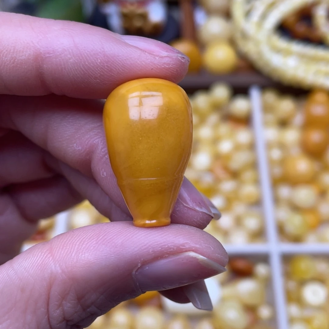 蜜蜡珠宝奇石未镶嵌孔微瑕15.7
