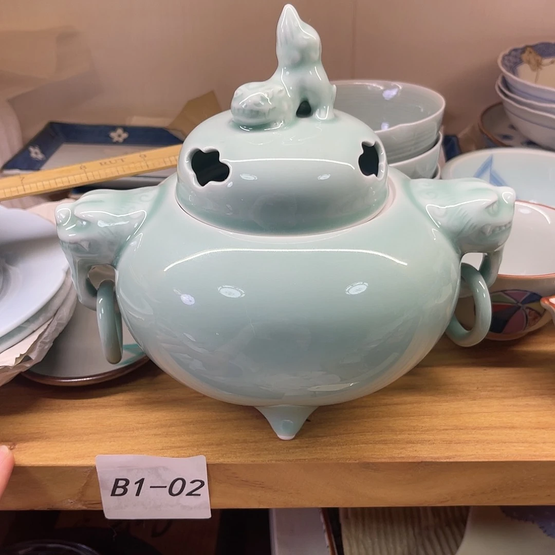 瓷片郭导冬山香炉