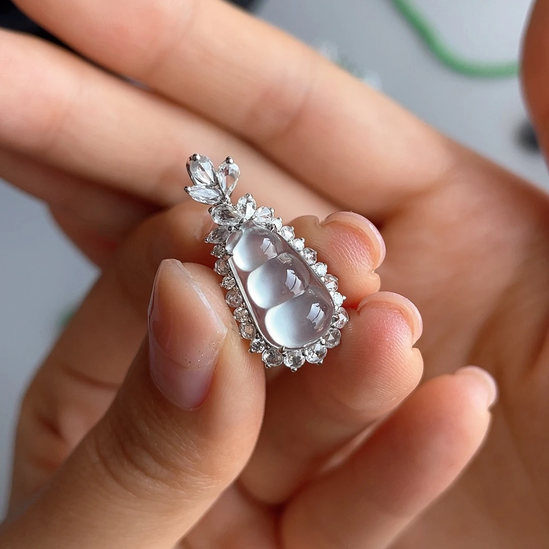 翡翠颈饰18K金镶嵌E****a豆子