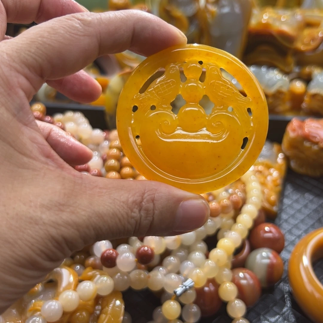石英质玉未镶嵌颈饰