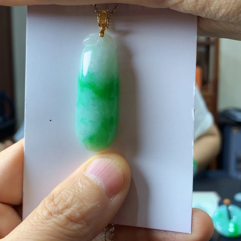 【闪购商品】吊坠(不含链)18K金镶嵌翡翠