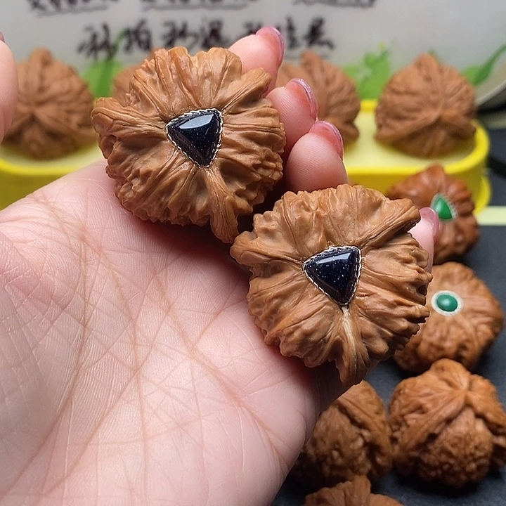 半***伤核桃40拼接白狮子