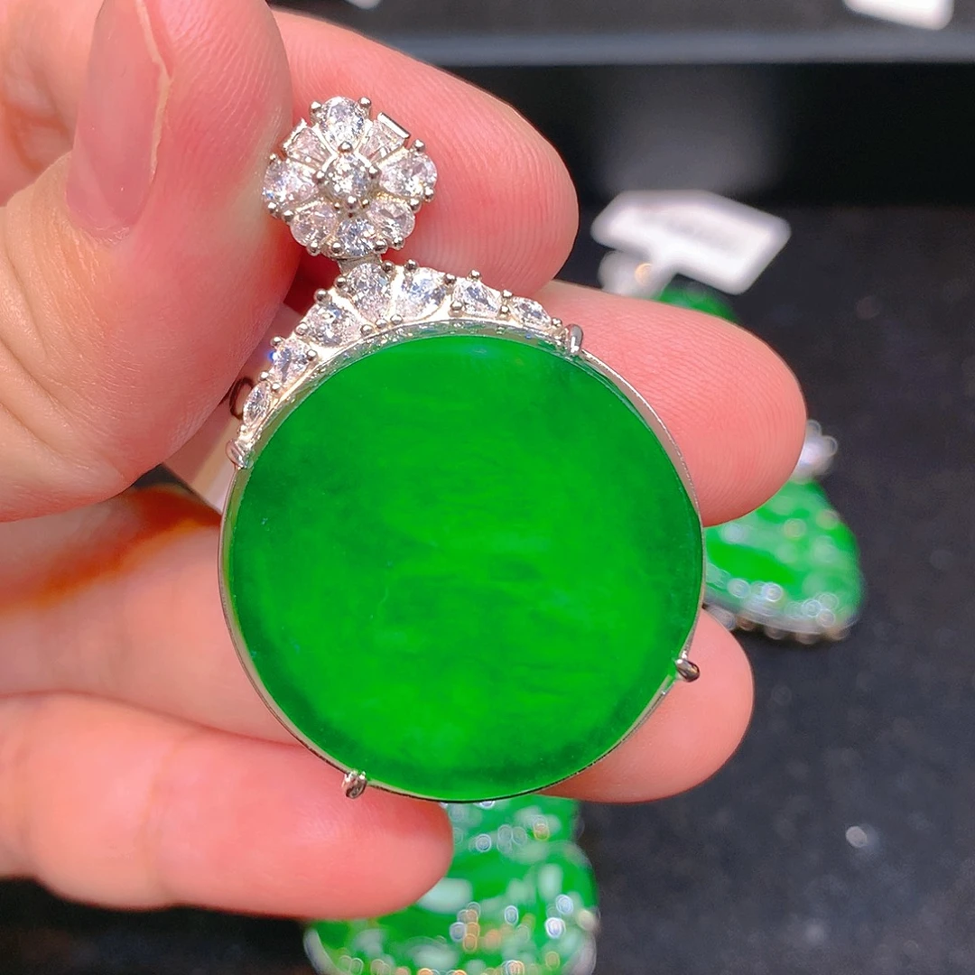 翡翠银S925镶嵌颈饰翡翠