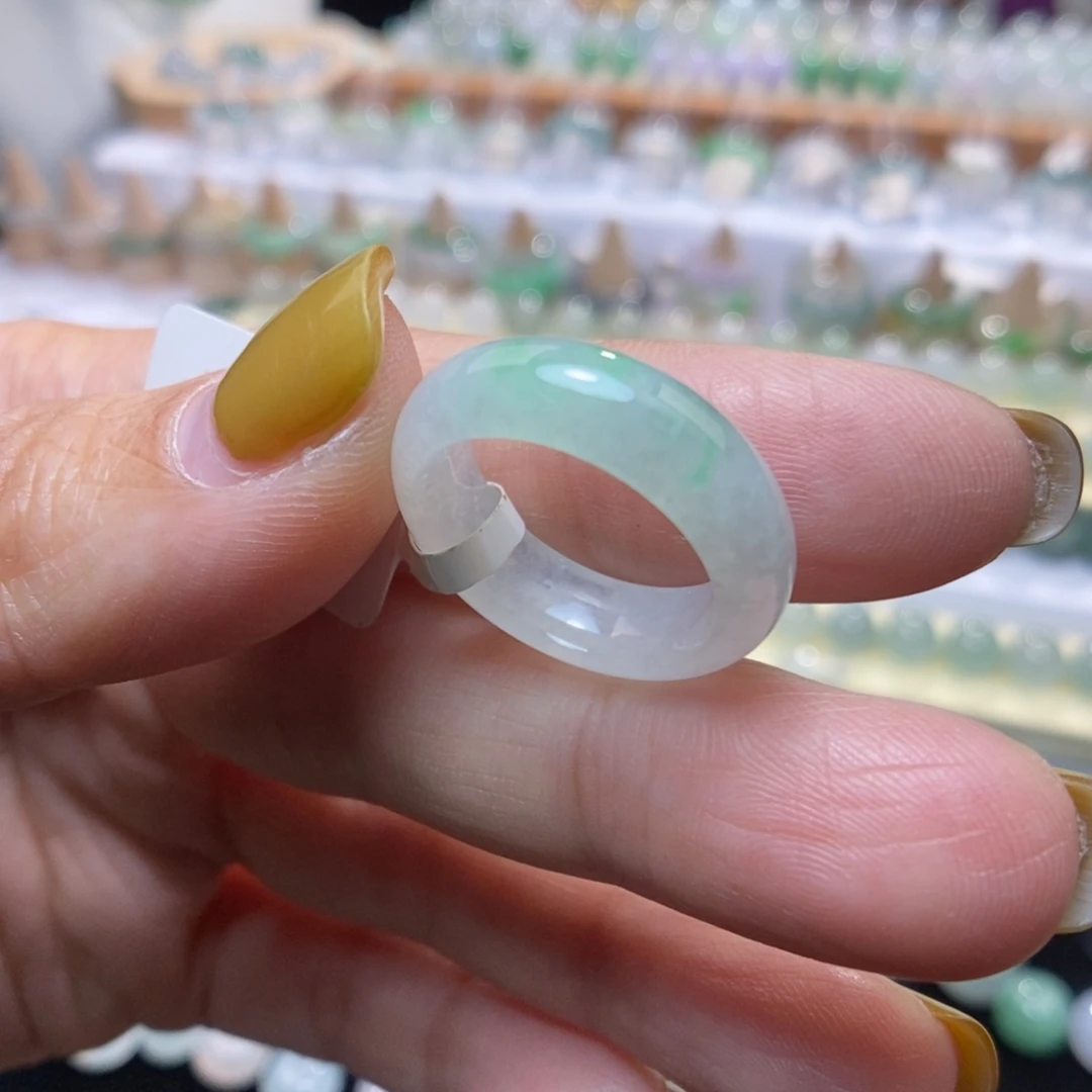 翡翠未镶嵌戒指12号白底青
