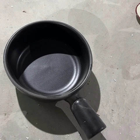 微瑕，明火，口径19，高7变形无盖