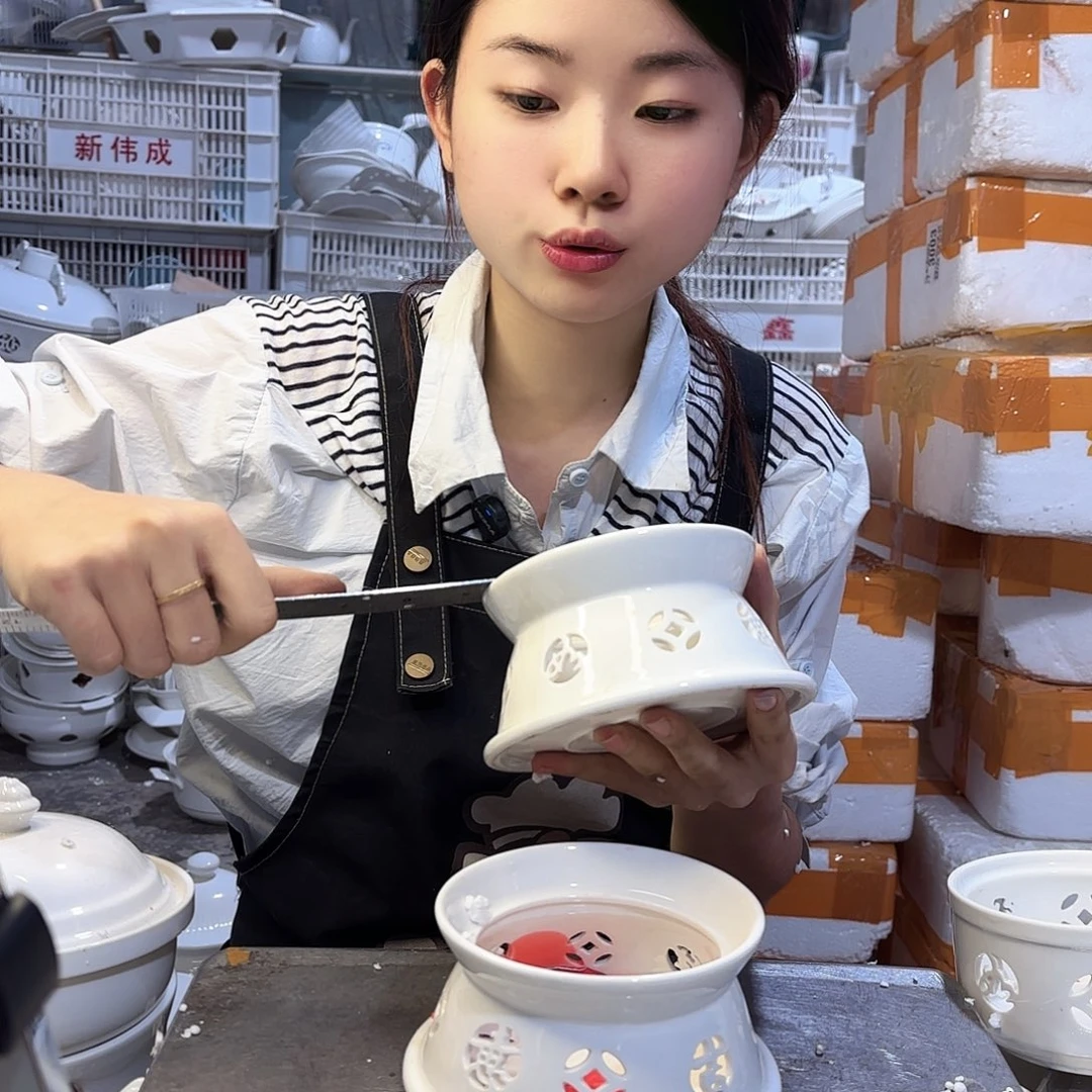 盘微瑕产品………小蛮腰炉两个