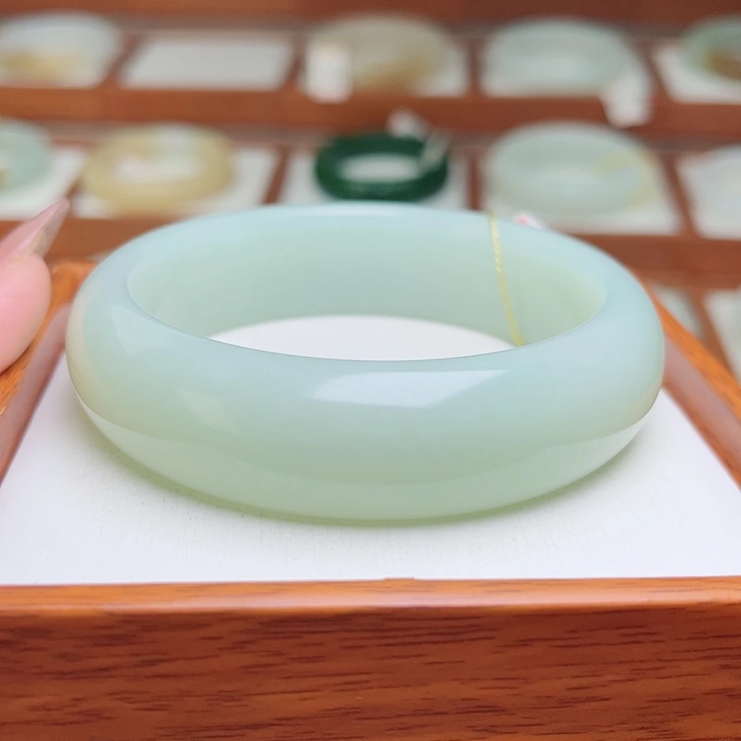 和田玉手镯未镶嵌60