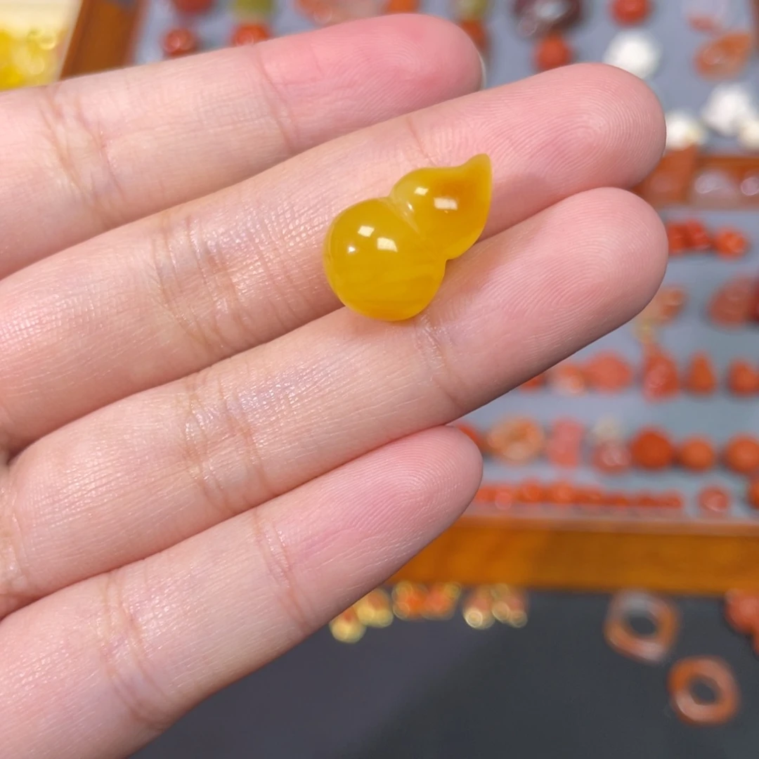 蜜蜡未镶嵌裸石葫芦