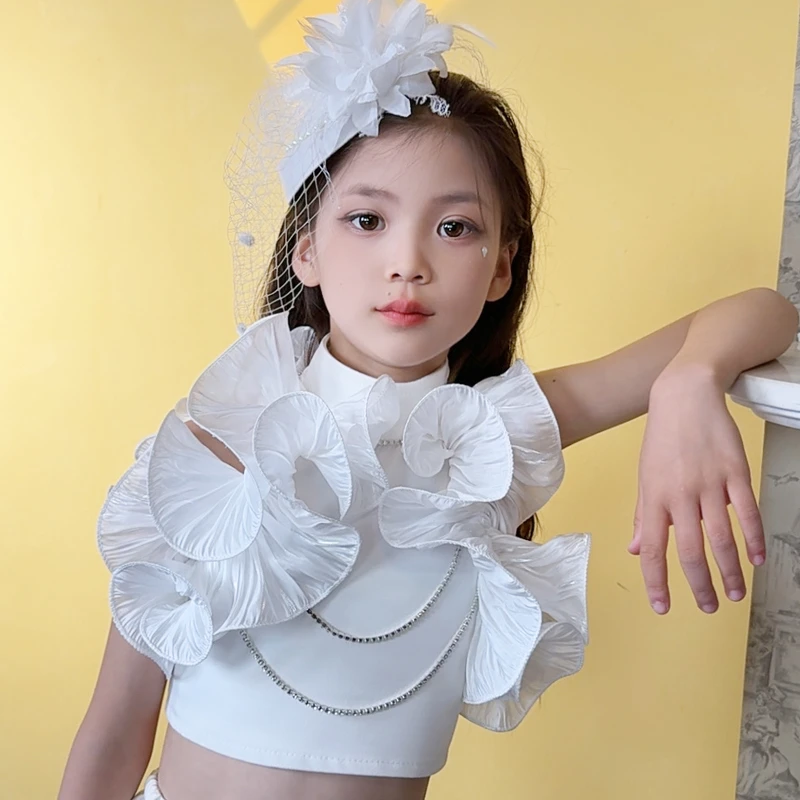 花边装饰挂脖模特白色潮服多巴胺潮服女童个性西装模特走秀潮服