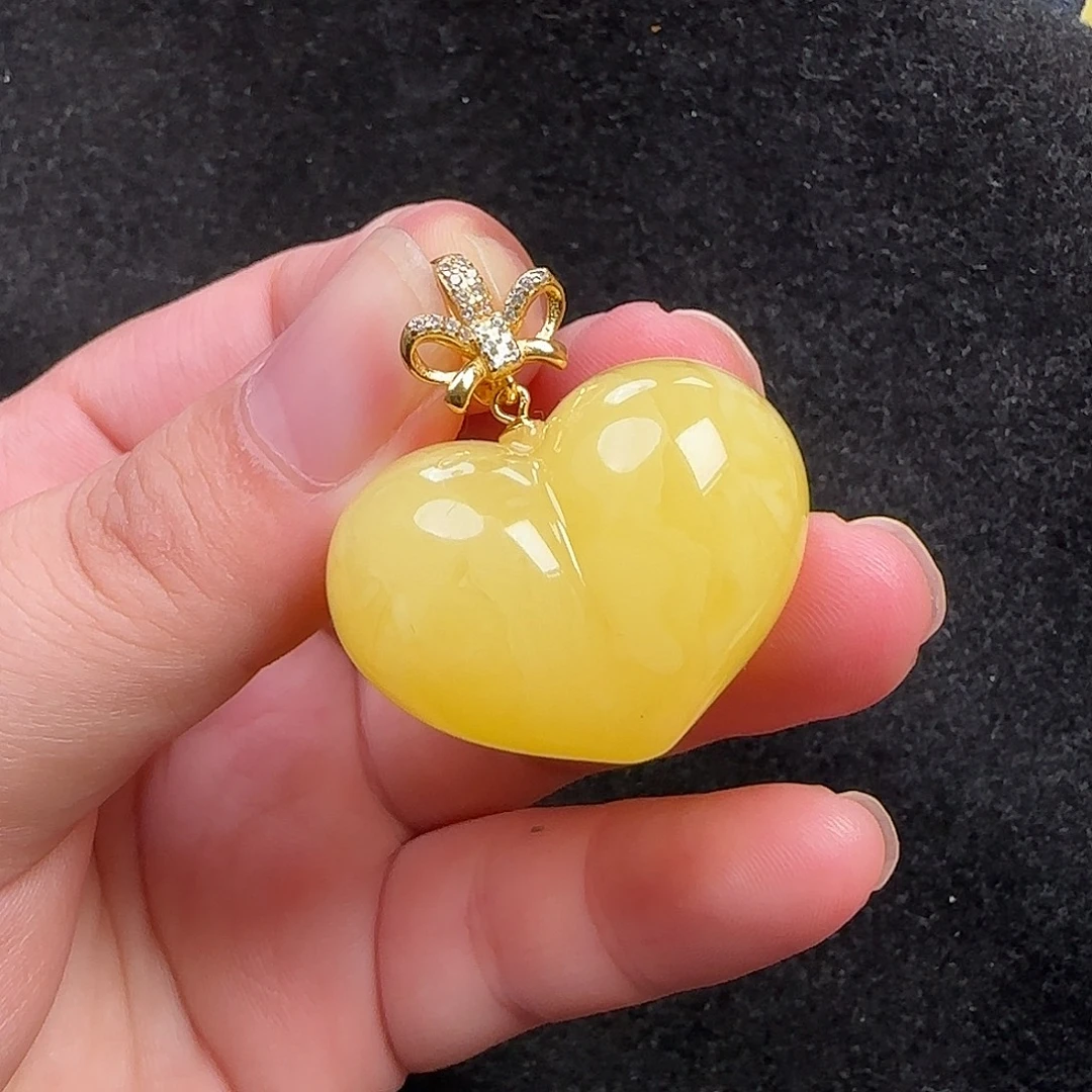 蜜蜡未镶嵌珠宝奇石