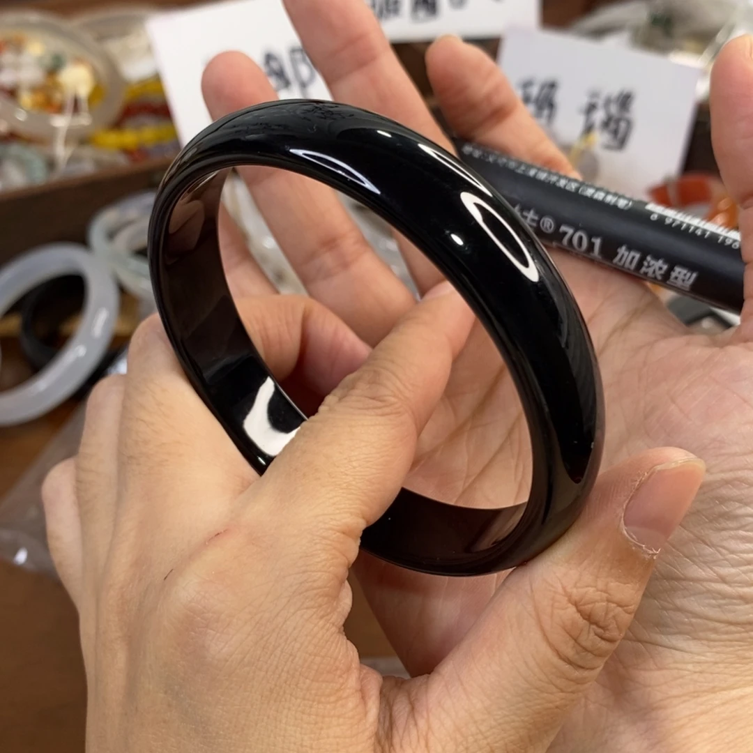 玛瑙/玉髓未镶嵌手镯C10。67.6圈