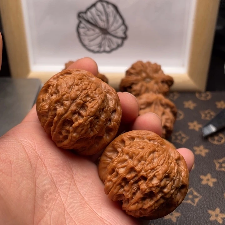 核桃血麒麟文玩核桃