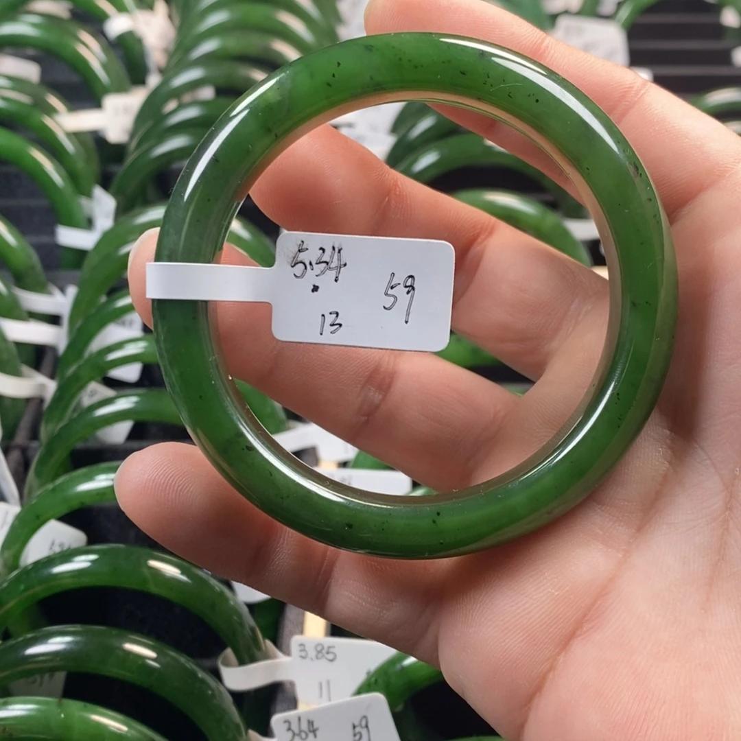 和田玉（碧玉）未镶嵌手镯有内裂59