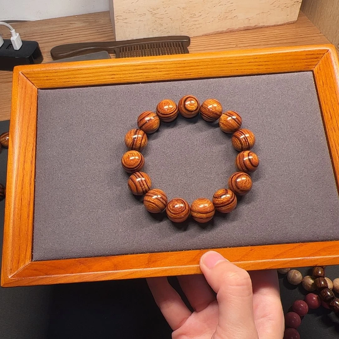 天***W沙漠铁1.5高花满金手串