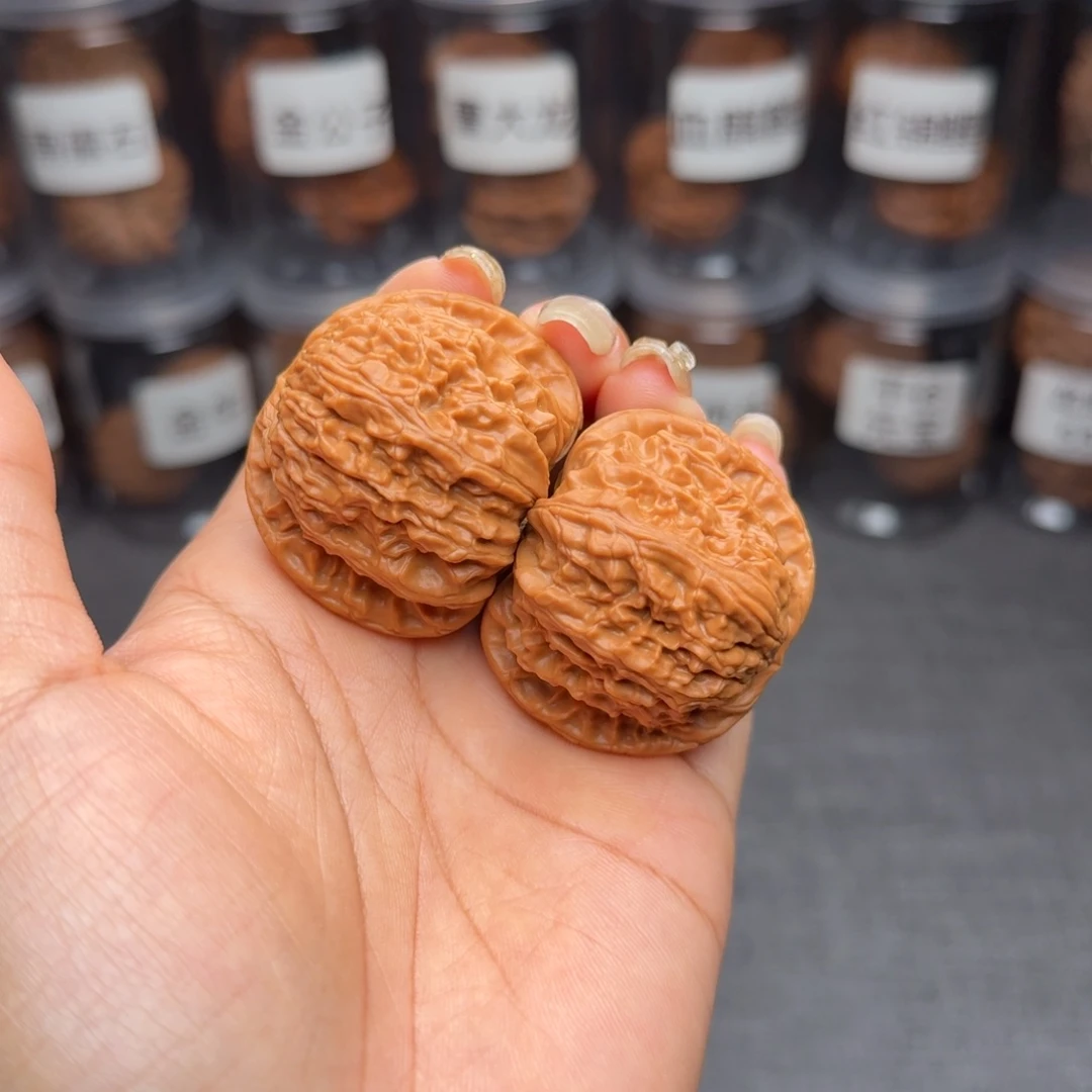 文玩核桃把件球白