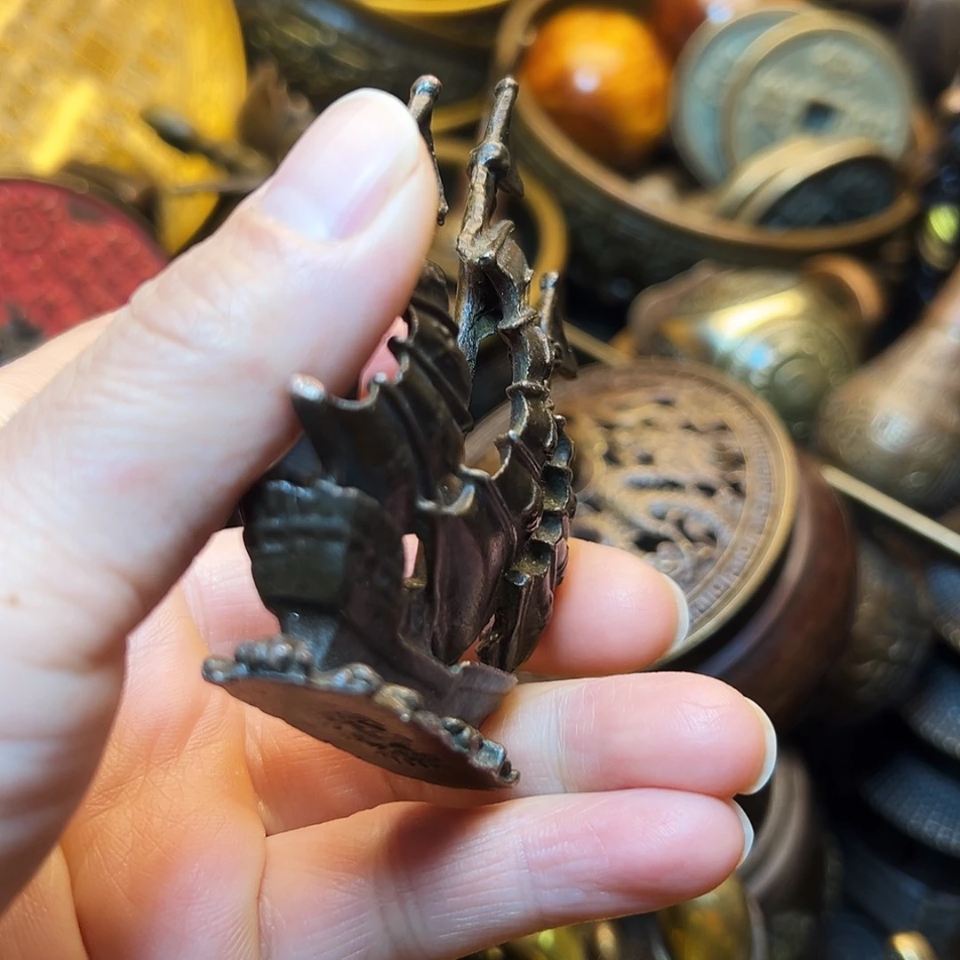 精美铜器工艺品等