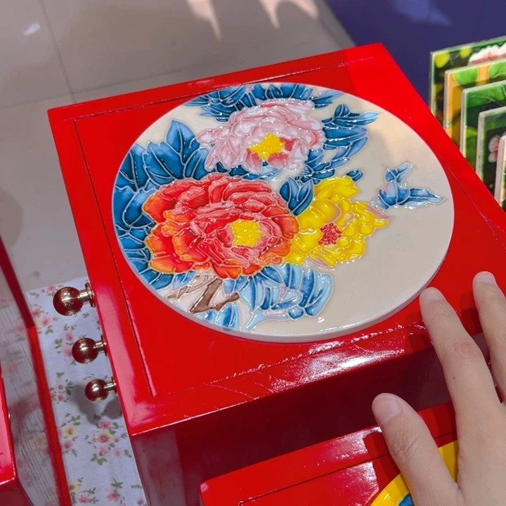 杨***阳加大款瓷板画艺术作品