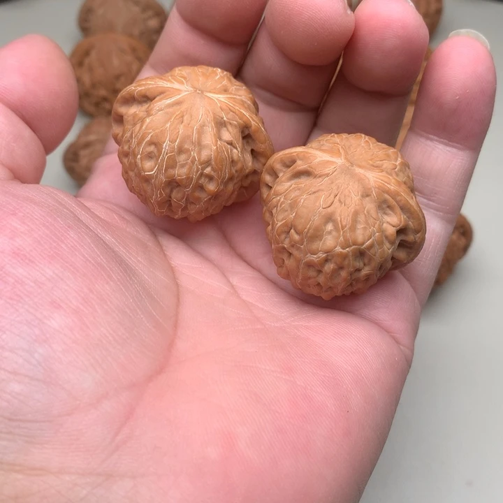 文玩核桃吊坠铁锤38