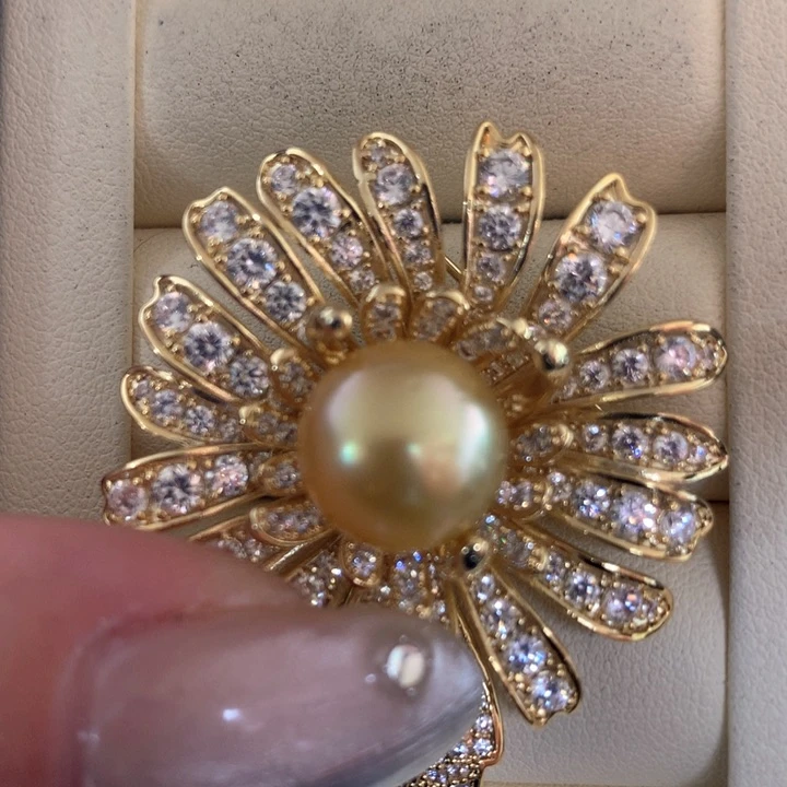 未镶嵌胸饰海水珍珠