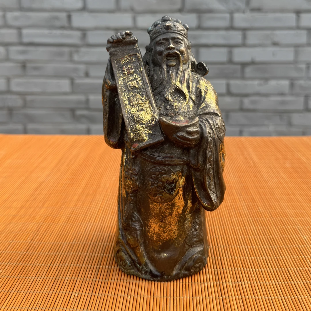 铜财神，铜鎏金点包浆，包浆浓厚老气，尺寸：长9宽7高18重：880克