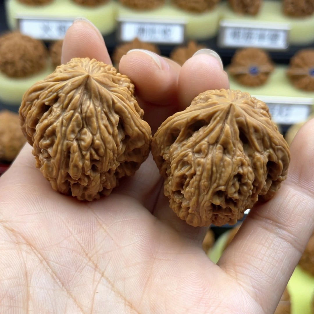 文玩核桃把件南疆石34全品127