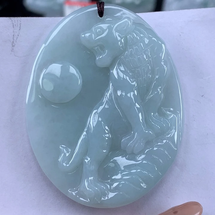颈饰未镶嵌翡翠老虎