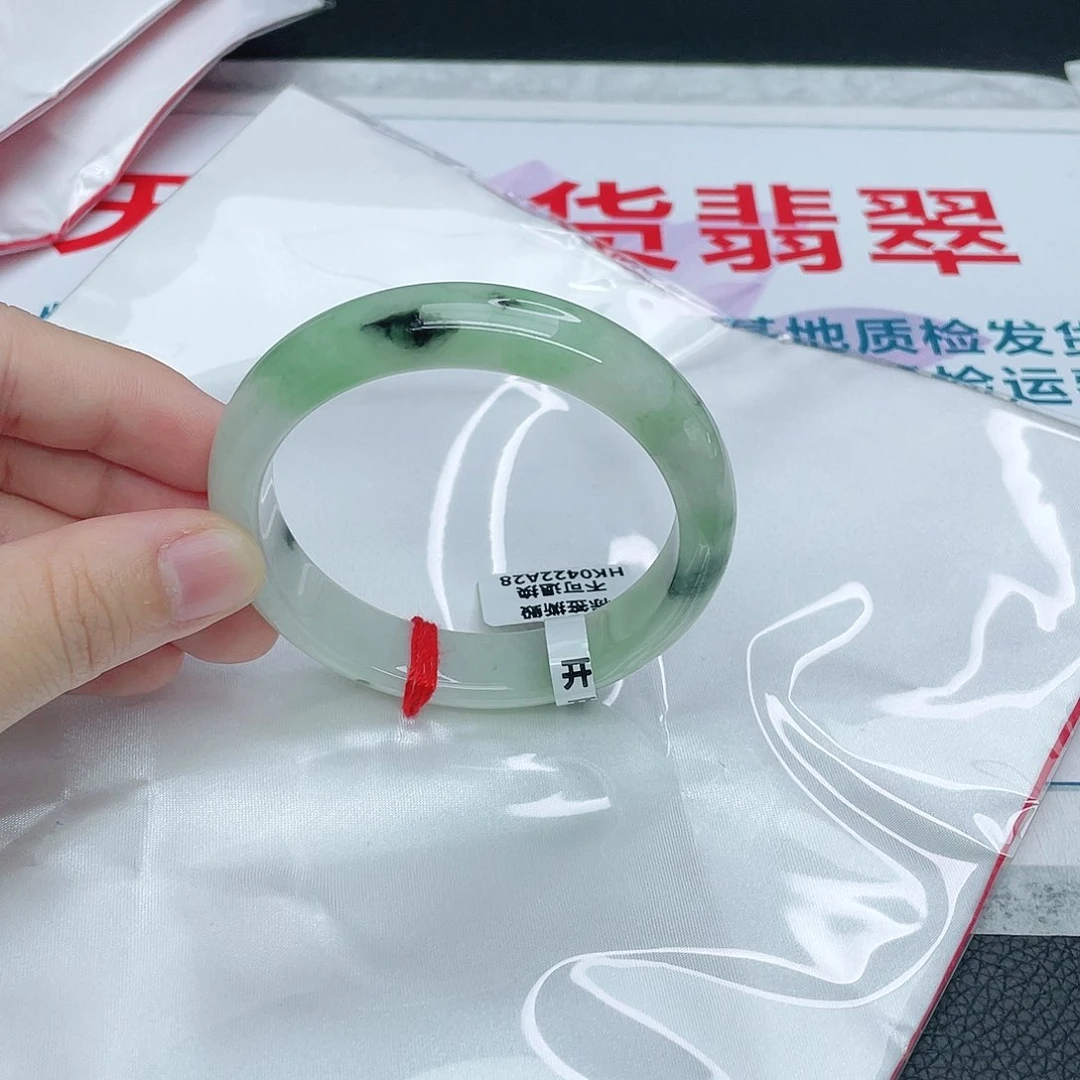 翡翠手镯未镶嵌正57