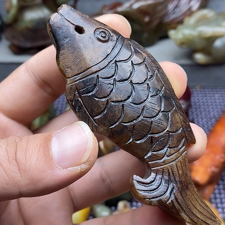 未镶嵌蛇纹石玉颈饰