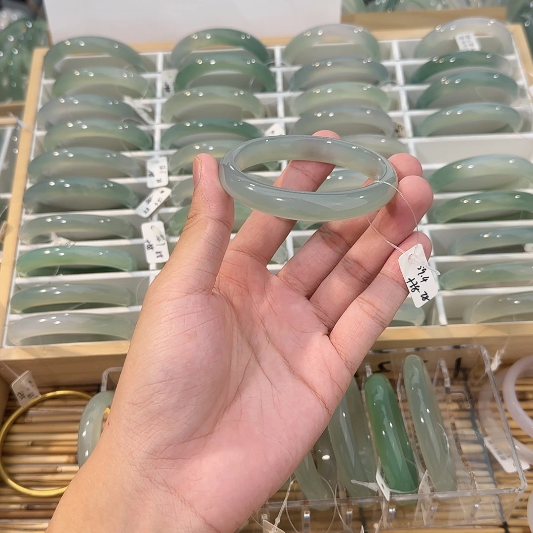 玛瑙/玉髓未镶嵌手镯圈口59.4