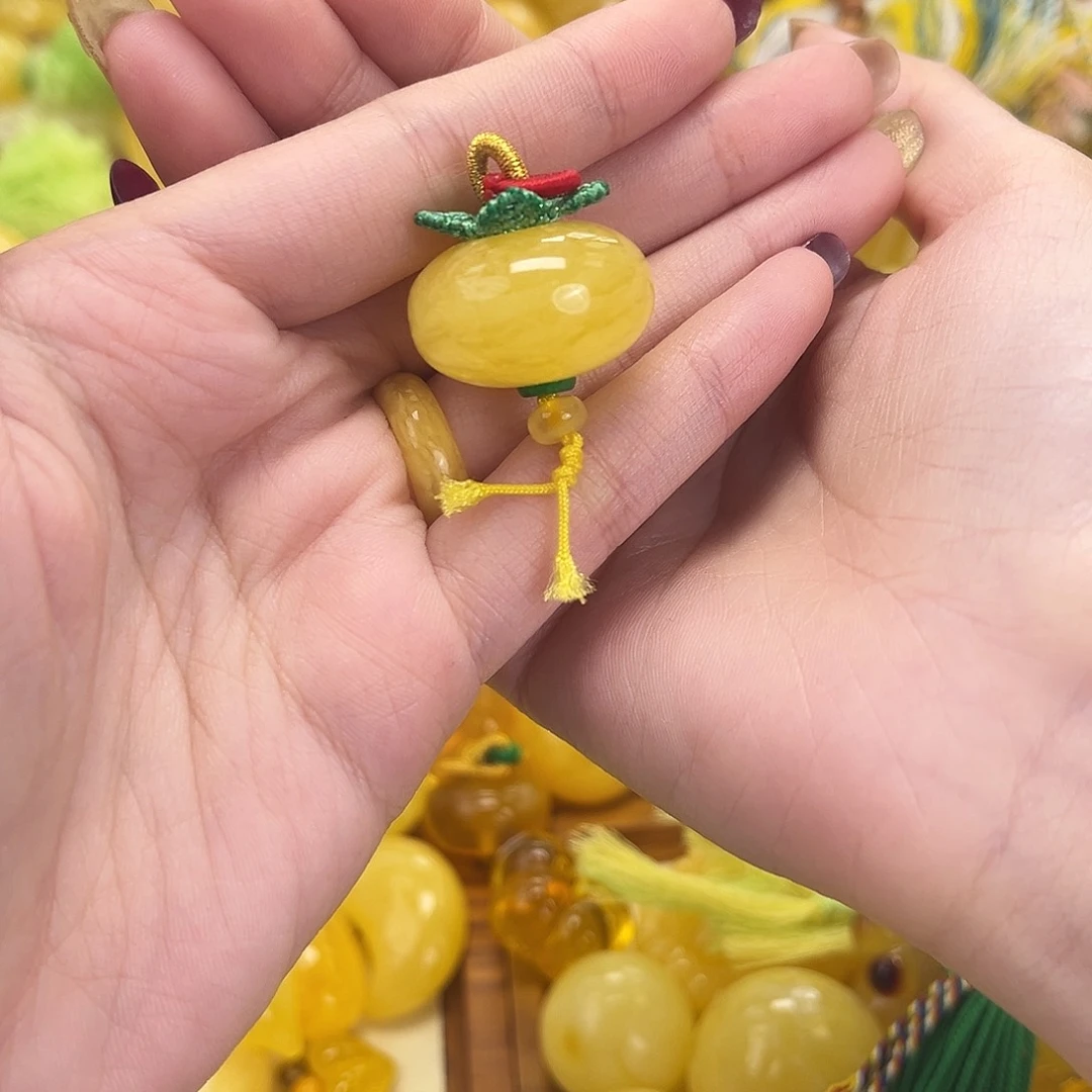 裸石琥珀未镶嵌小柿子