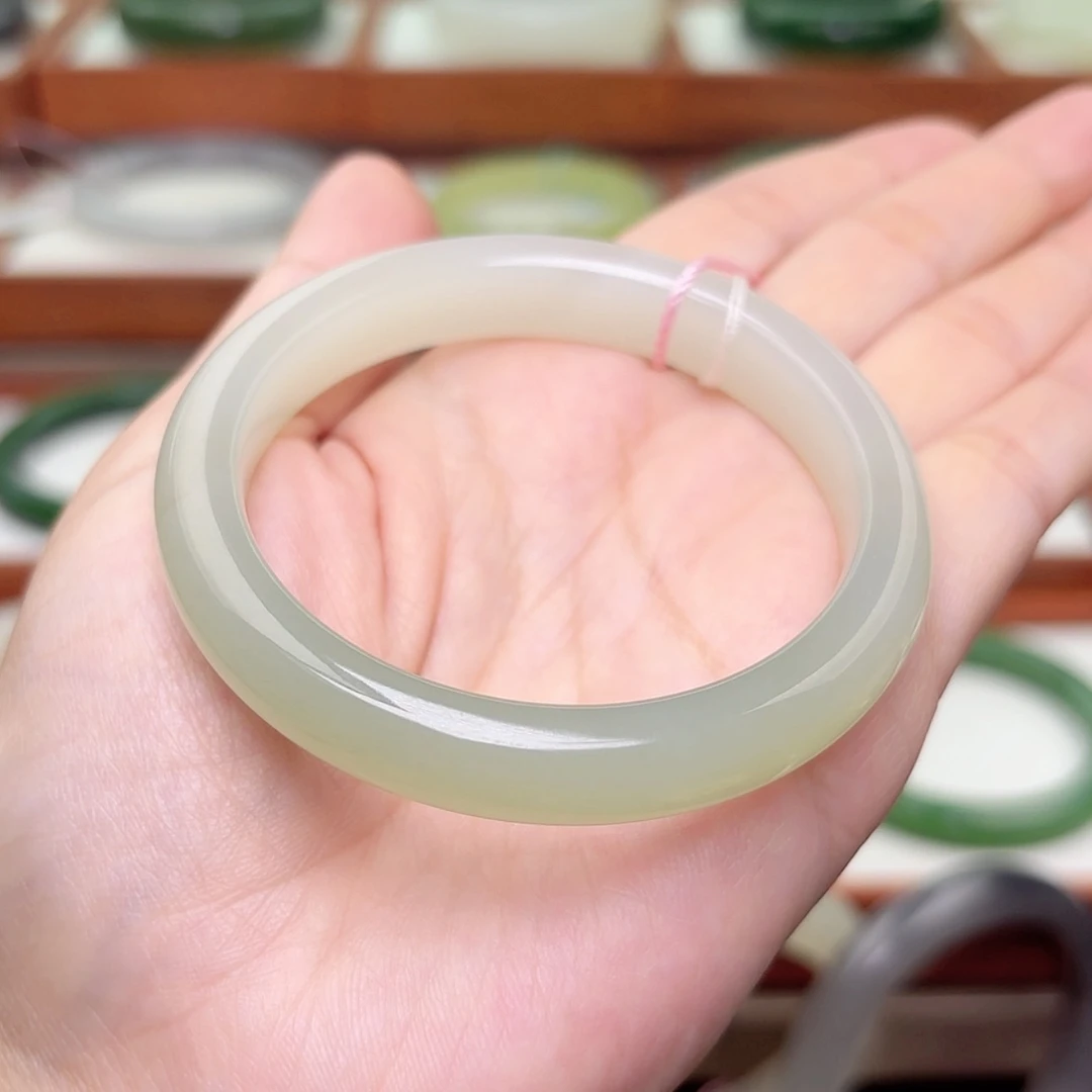 【闪购商品】未镶嵌手镯和田玉