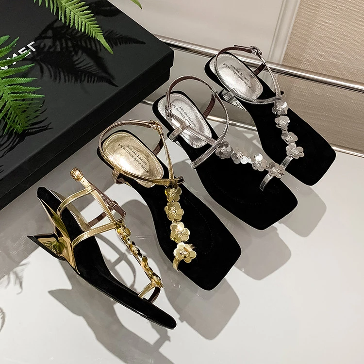 潮牌仙女鞋子一字扣带真皮方头亮片花朵套趾凉鞋女款2025新款爆款