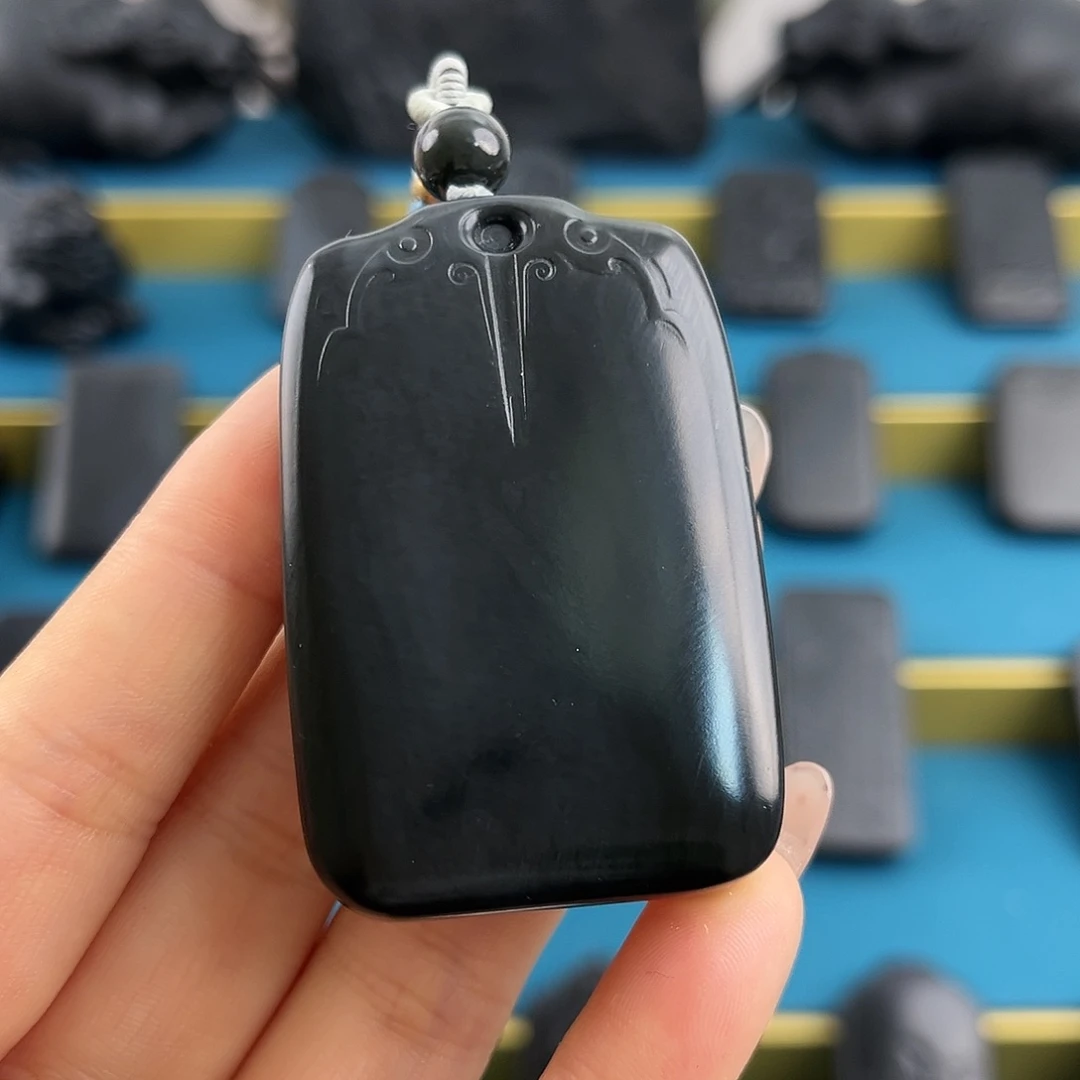 和田玉（墨玉）蝙蝠无事牌未镶嵌