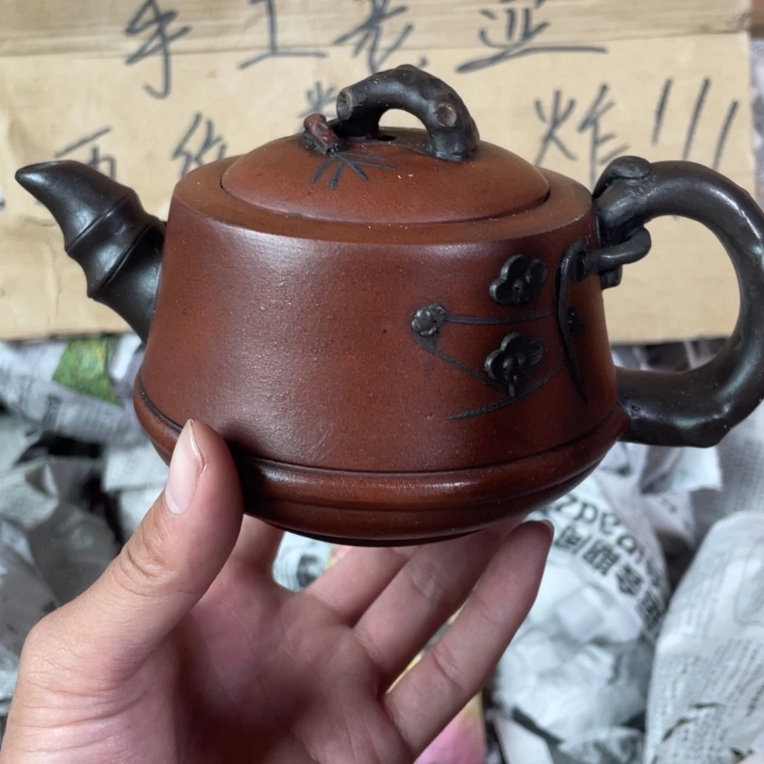 茶壶紫砂老厂紫砂壶一件。