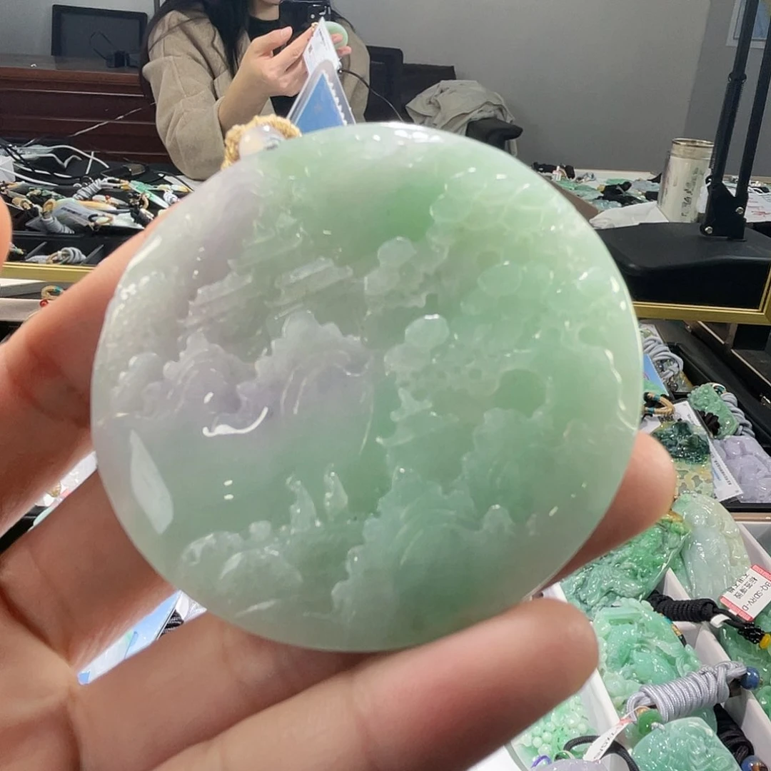 颈饰未镶嵌翡翠一个