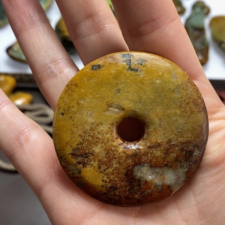 岫岩河磨玉（透闪石质玉）未镶嵌挂坠